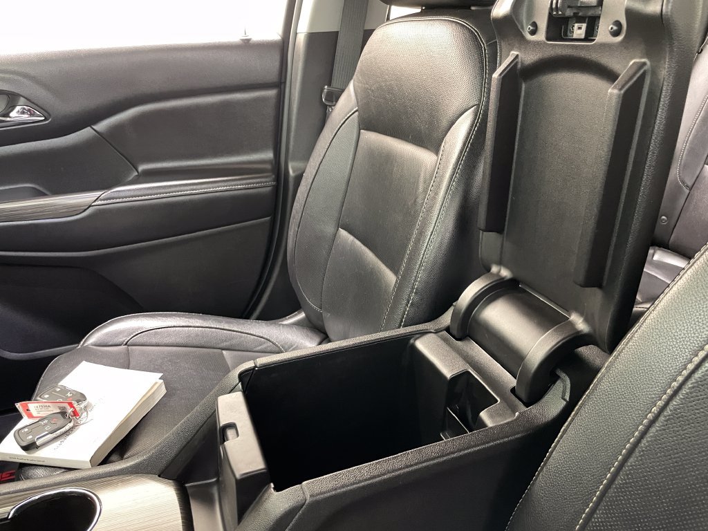Certified 2018 GMC Acadia SLT w/ LPO, Floor Liner Package FWD image 33