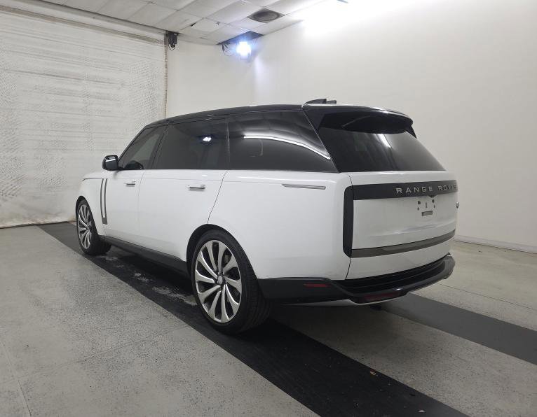 Used 2023 Land Rover Range Rover Long Wheelbase SE AWD/4WD image 4