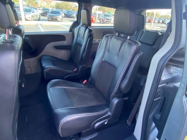 Used 2019 Dodge Grand Caravan SXT image 23