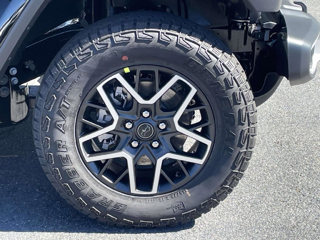 New 2027 Jeep Wrangler Unlimited Sahara AWD/4WD image 10
