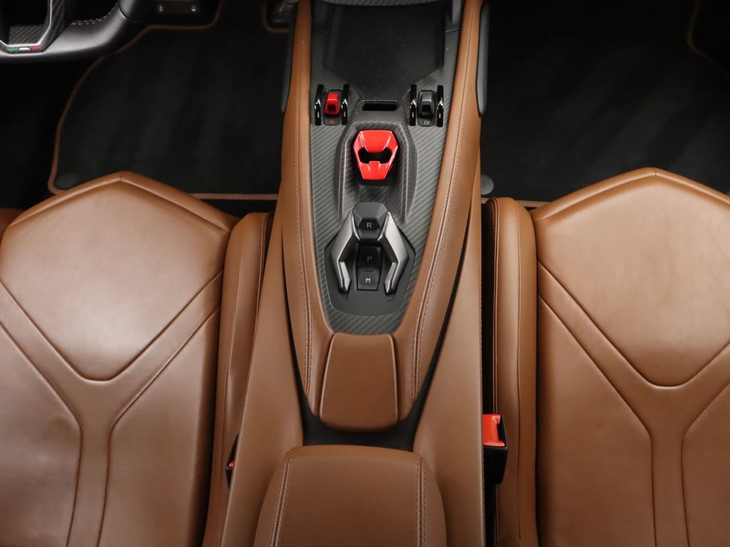 Used 2024 Lamborghini Revuelto image 17