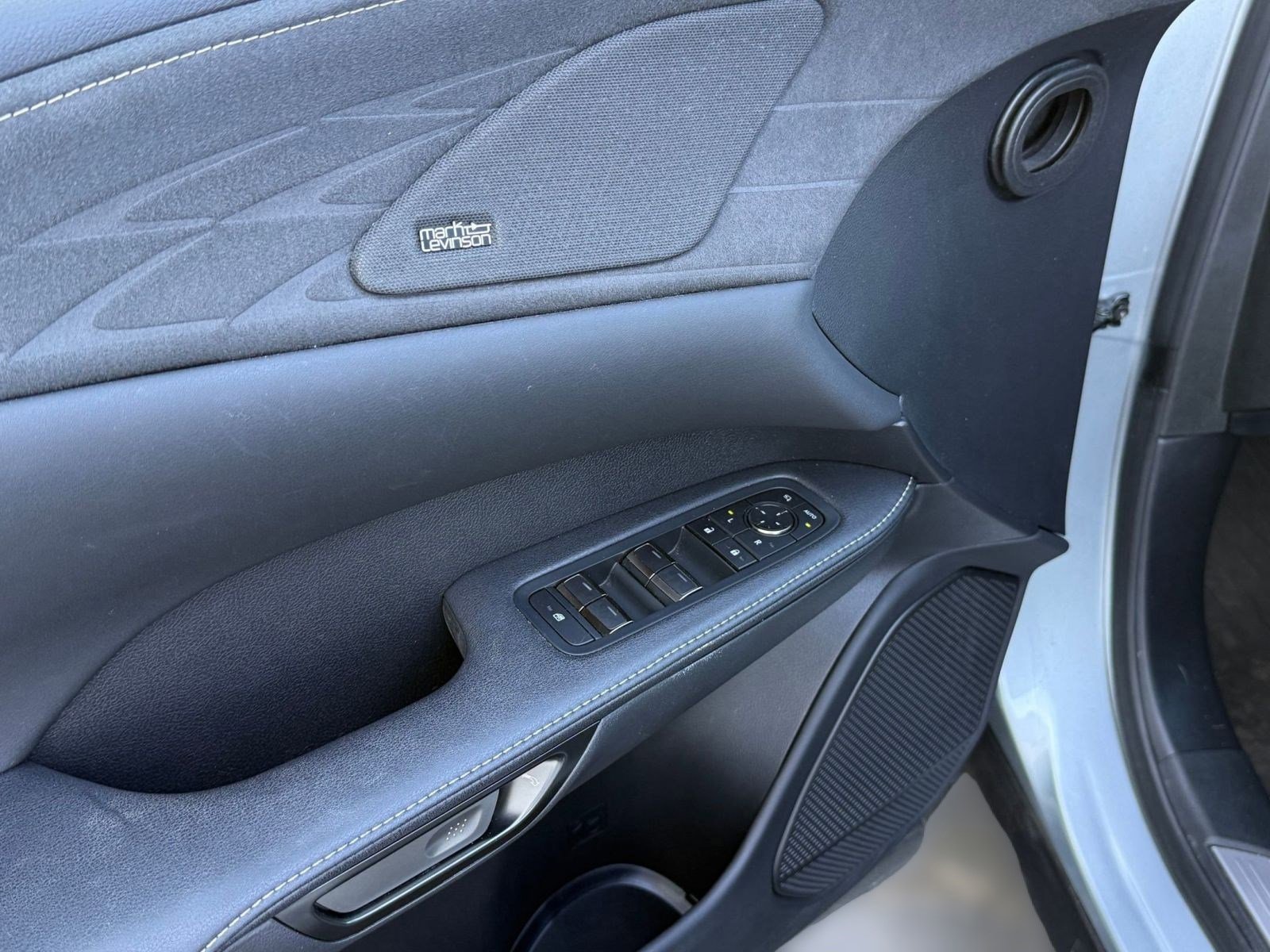 Used 2023 Lexus RX 350 w/ Accessory Package (Z1) AWD/4WD image 12