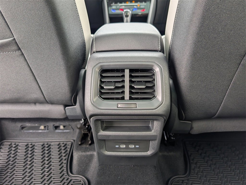 New 2026 Volkswagen Taos SE image 27