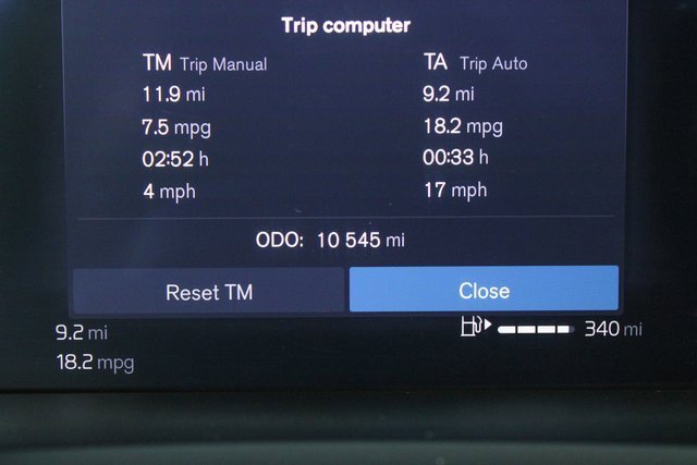 Used 2025 Volvo V60 B5 Cross Country Plus image 28