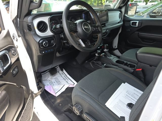 Used 2024 Jeep Wrangler Unlimited w/ Convenience Group AWD/4WD image 12