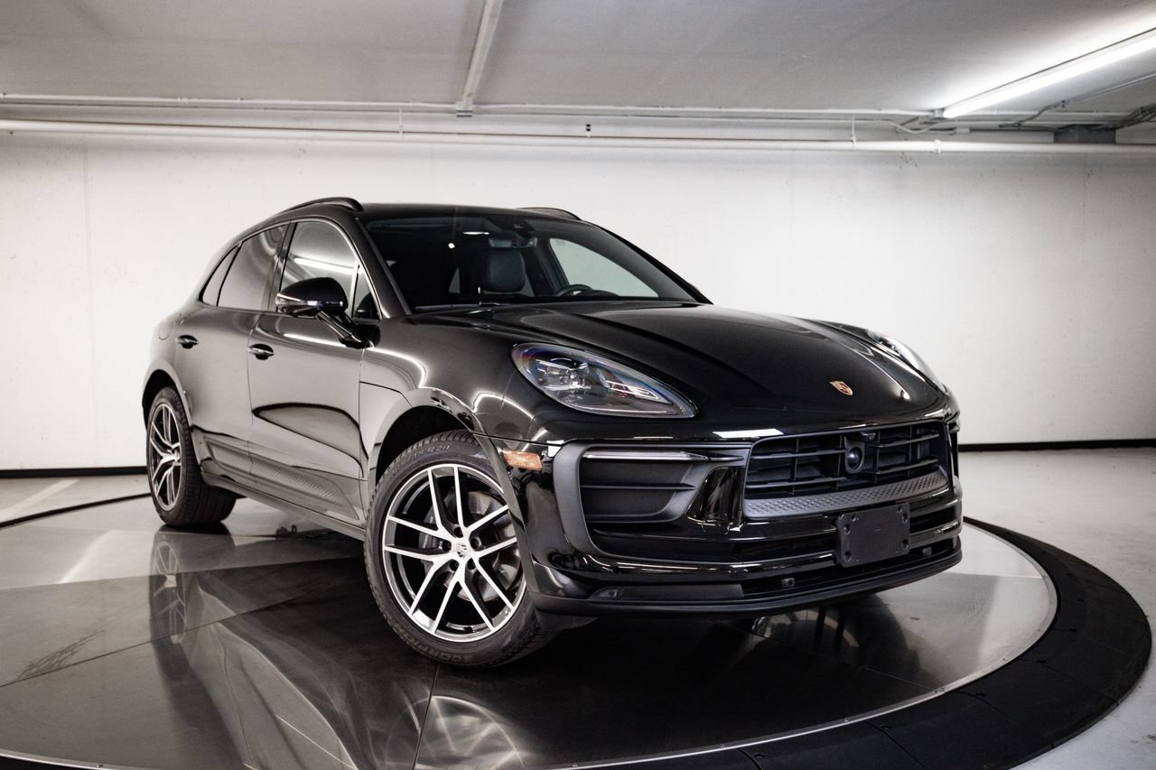 Certified 2024 Porsche Macan AWD/4WD image 9