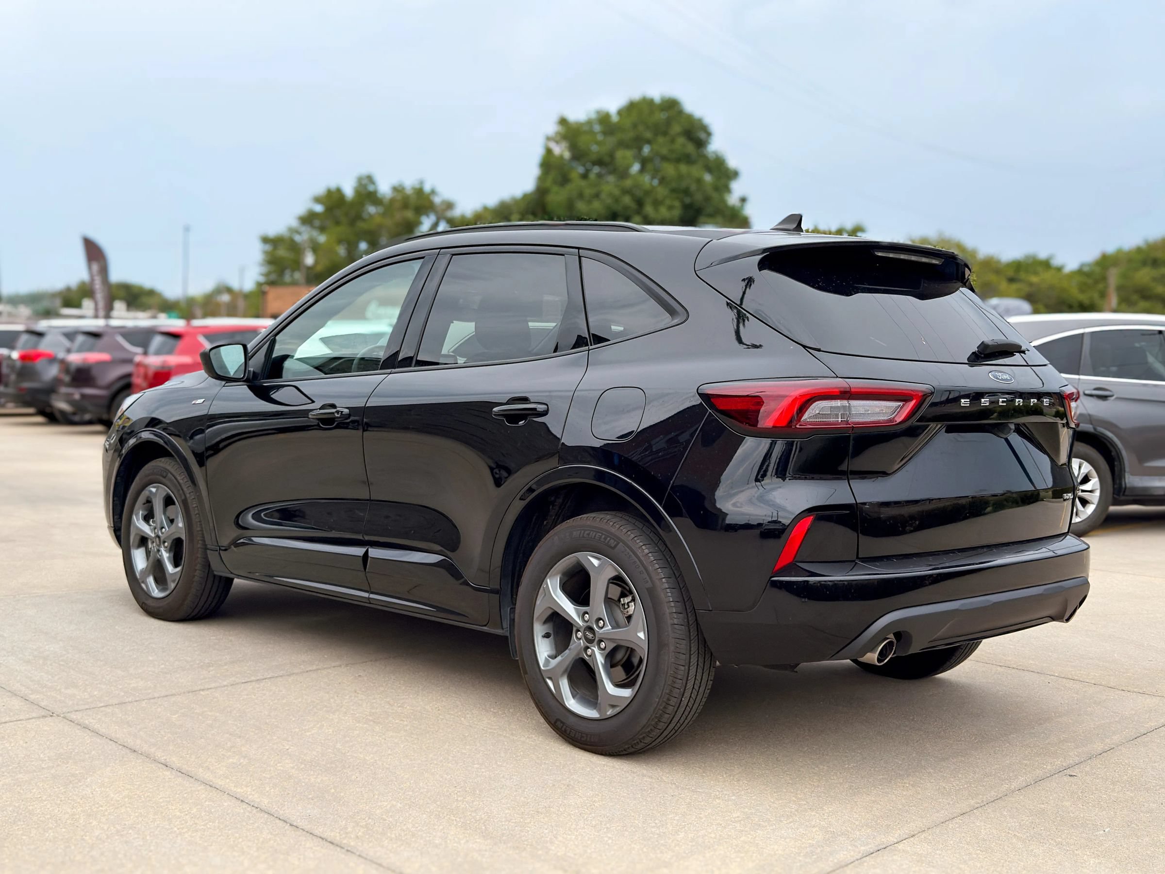 Used 2024 Ford Escape ST-Line AWD/4WD image 5