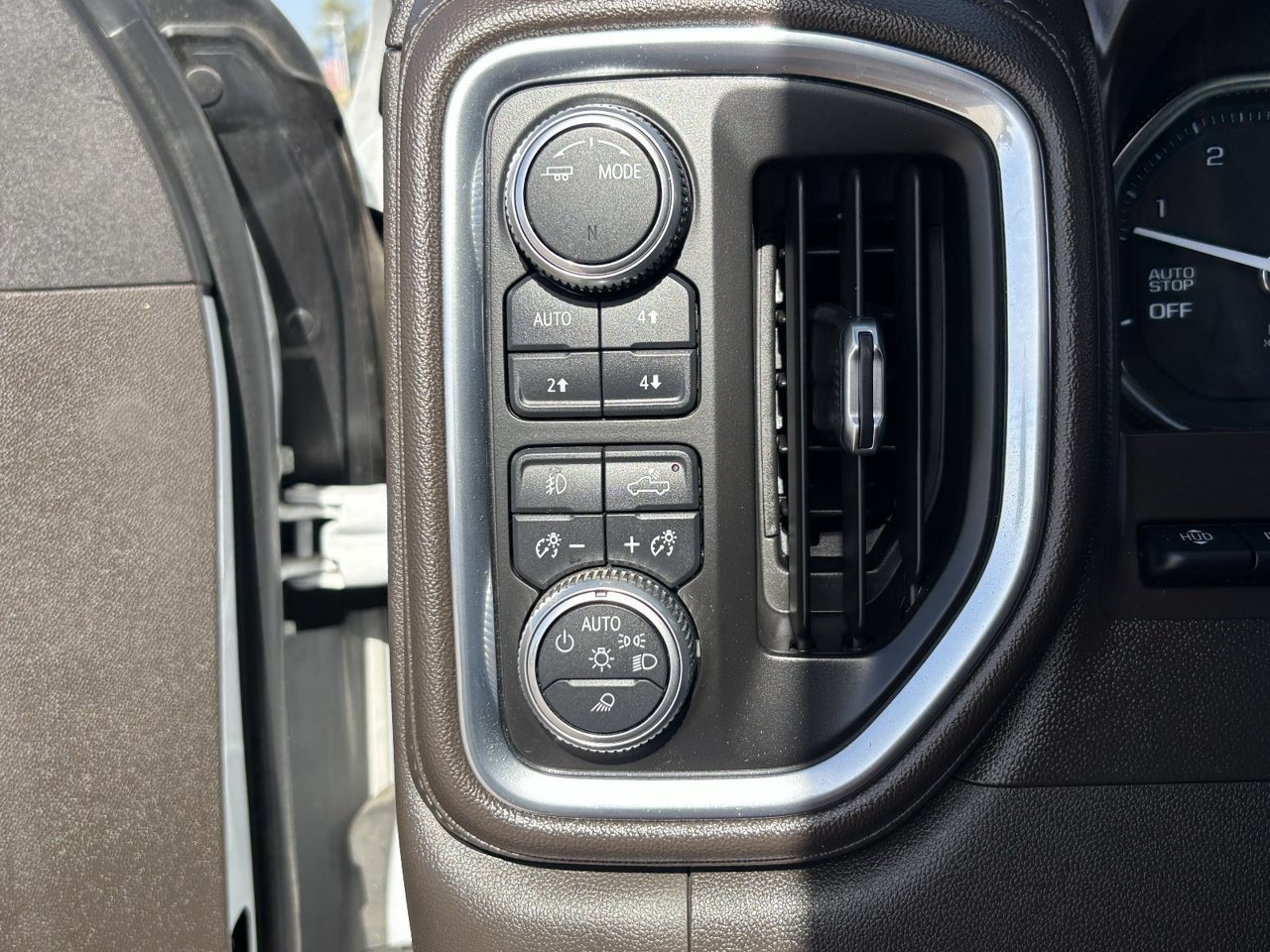 Used 2020 GMC Sierra 1500 Denali w/ Denali Ultimate Package AWD/4WD image 30
