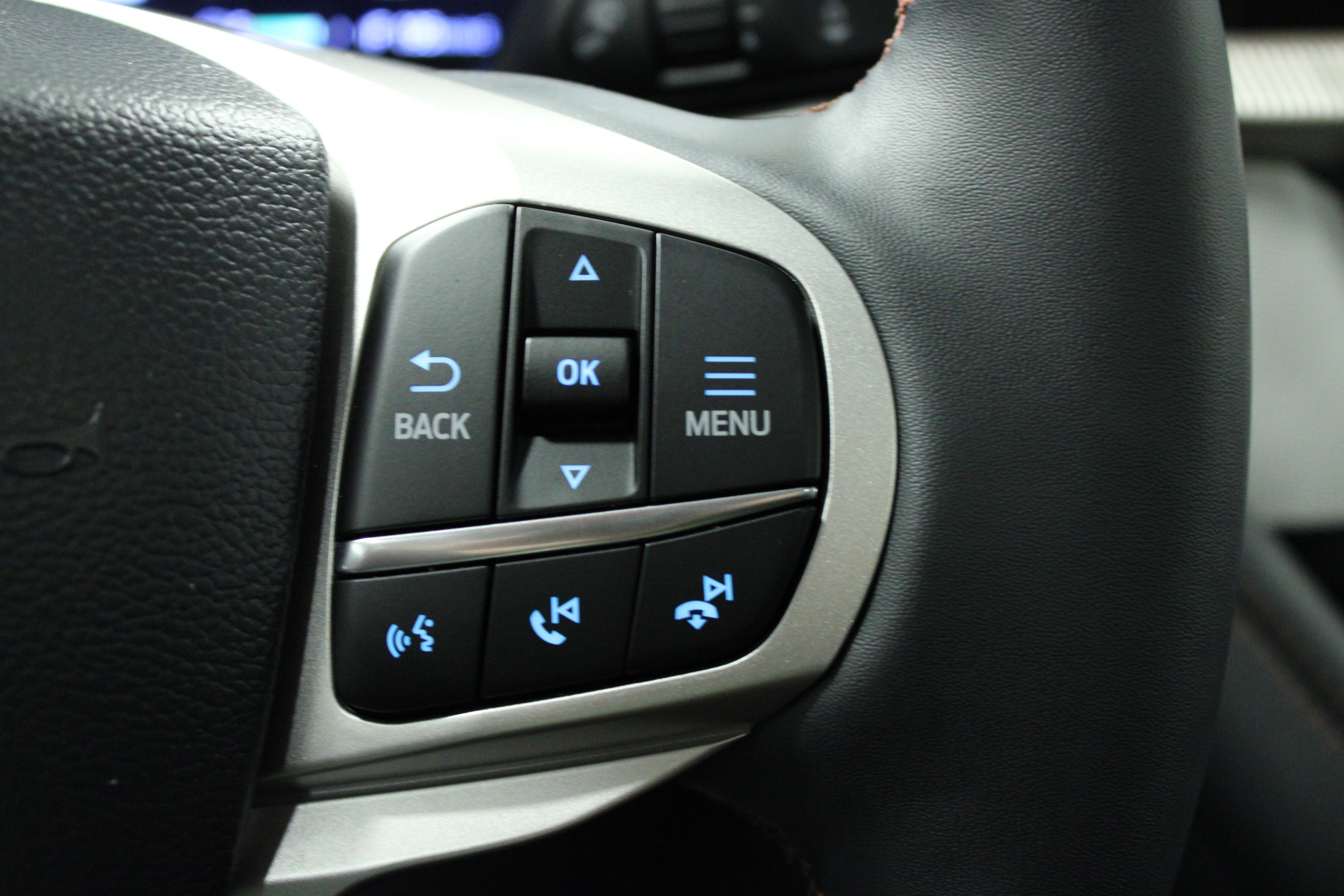 Used 2025 Ford Explorer Active w/ Active Comfort Package image 22