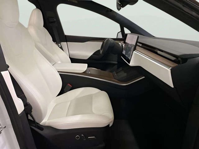 Used 2022 Tesla Model X image 31