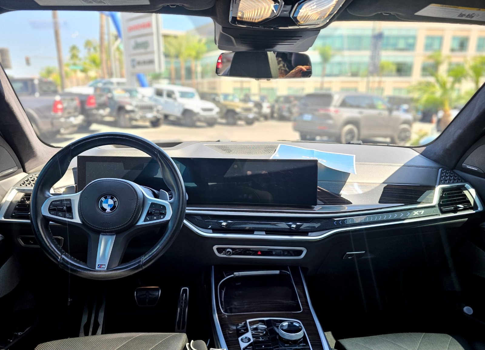 Used 2024 BMW X7 xDrive40i w/ M Sport Package AWD/4WD image 24