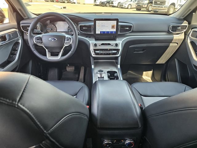 Certified 2022 Ford Explorer XLT w/ Equipment Group 202A image 8