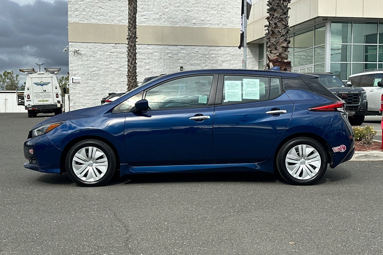 Certified 2024 Nissan Leaf S image 7
