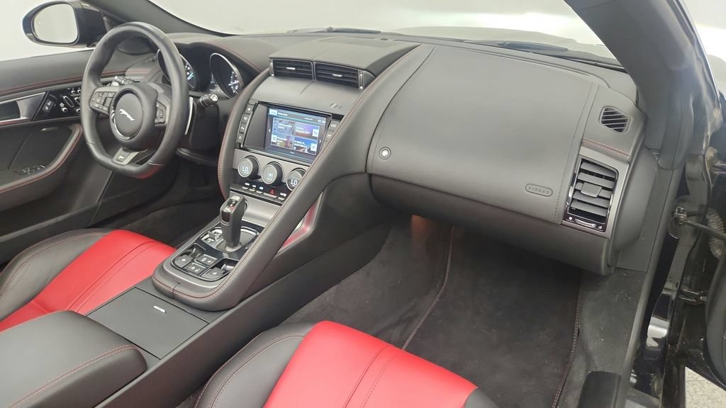 Used 2017 Jaguar F-TYPE R AWD/4WD image 38