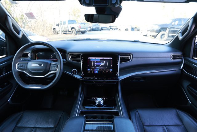 Used 2022 Jeep Wagoneer Series II RWD image 31