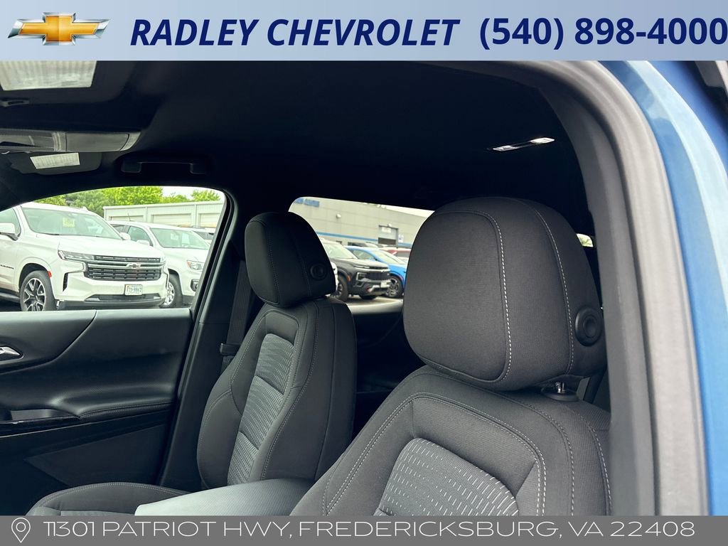 Used 2026 Chevrolet Equinox LT AWD/4WD image 2