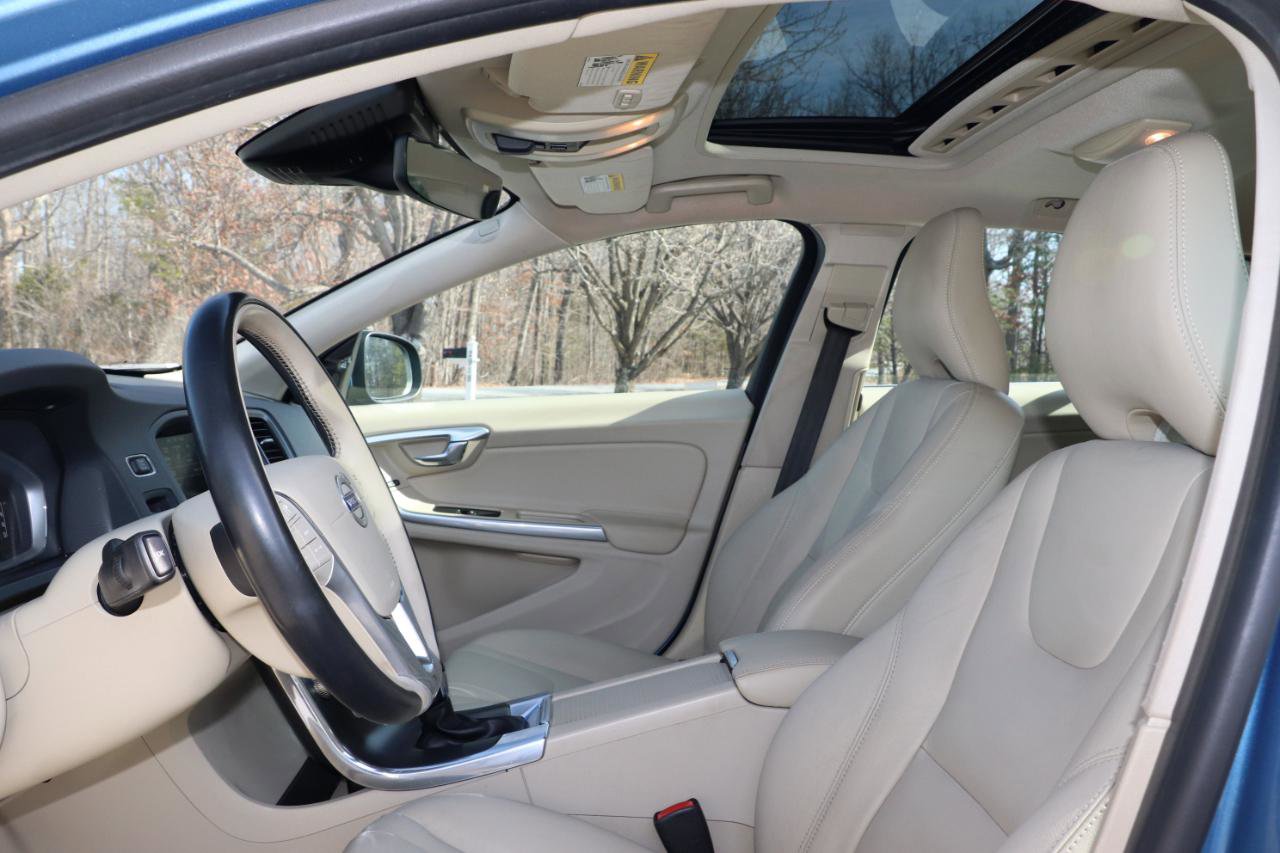 Used 2015 Volvo V60 T5 Platinum image 9