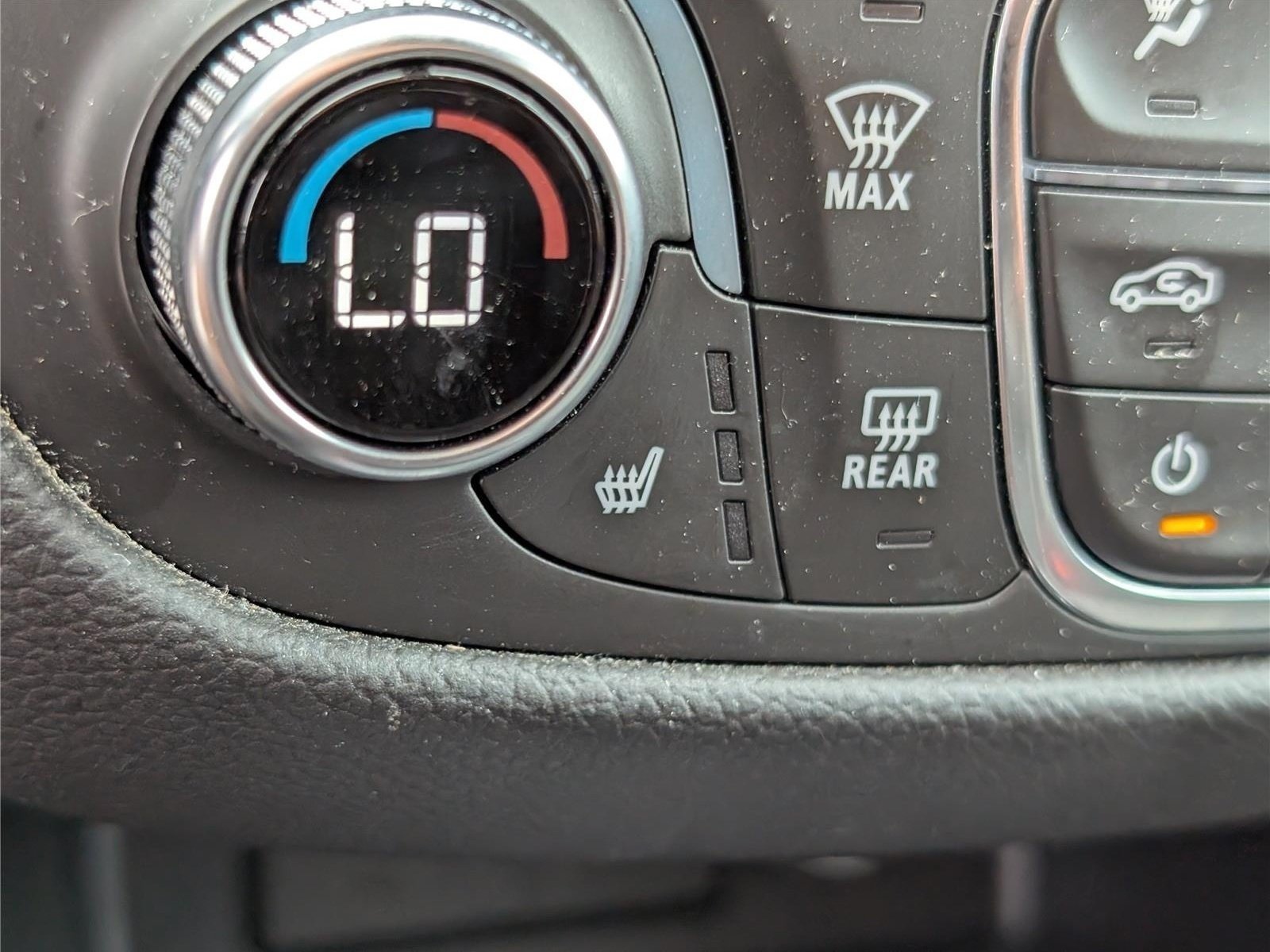 Used 2023 Chevrolet Equinox LT FWD image 25