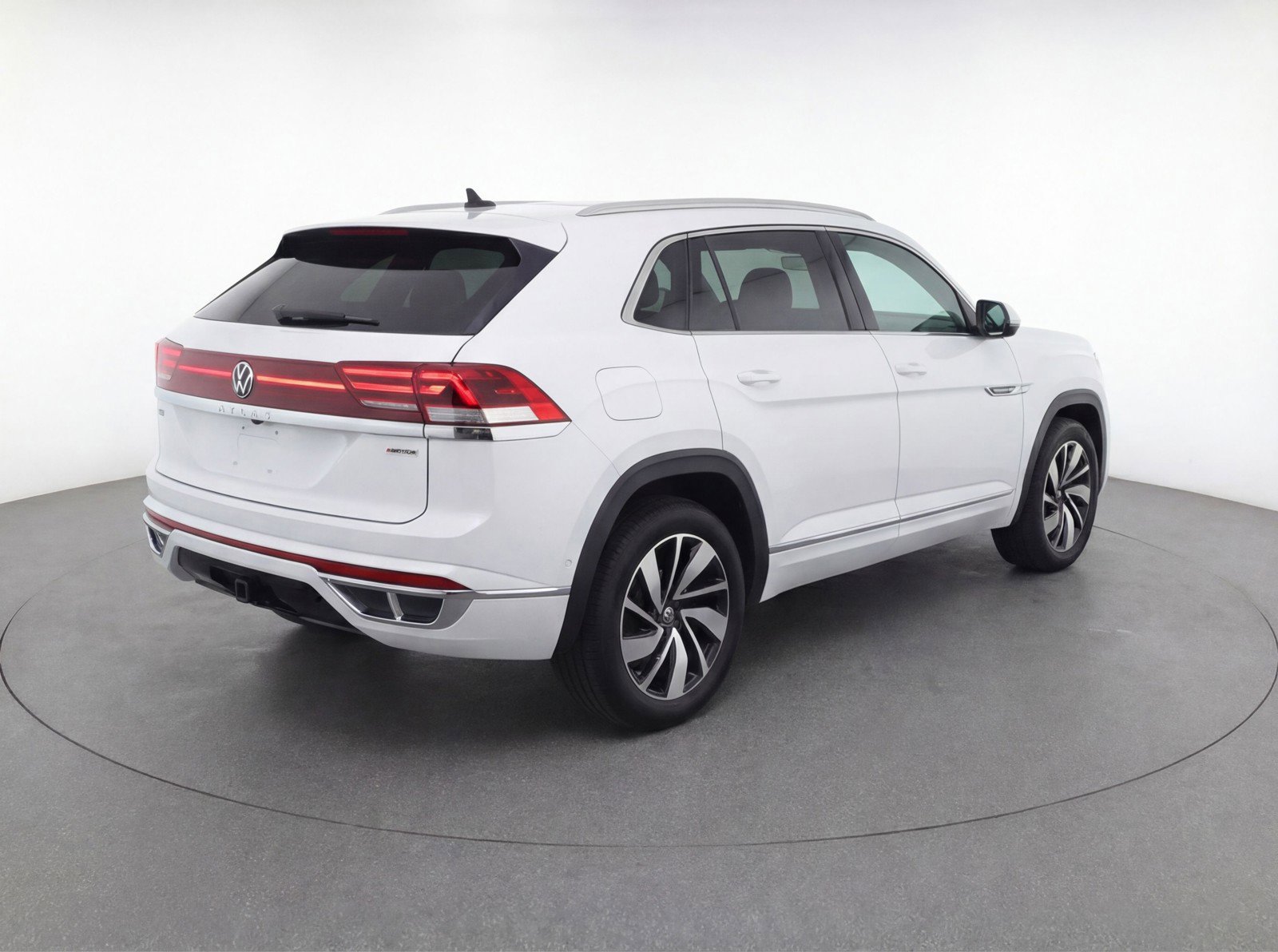 Used 2024 Volkswagen Atlas SE image 9
