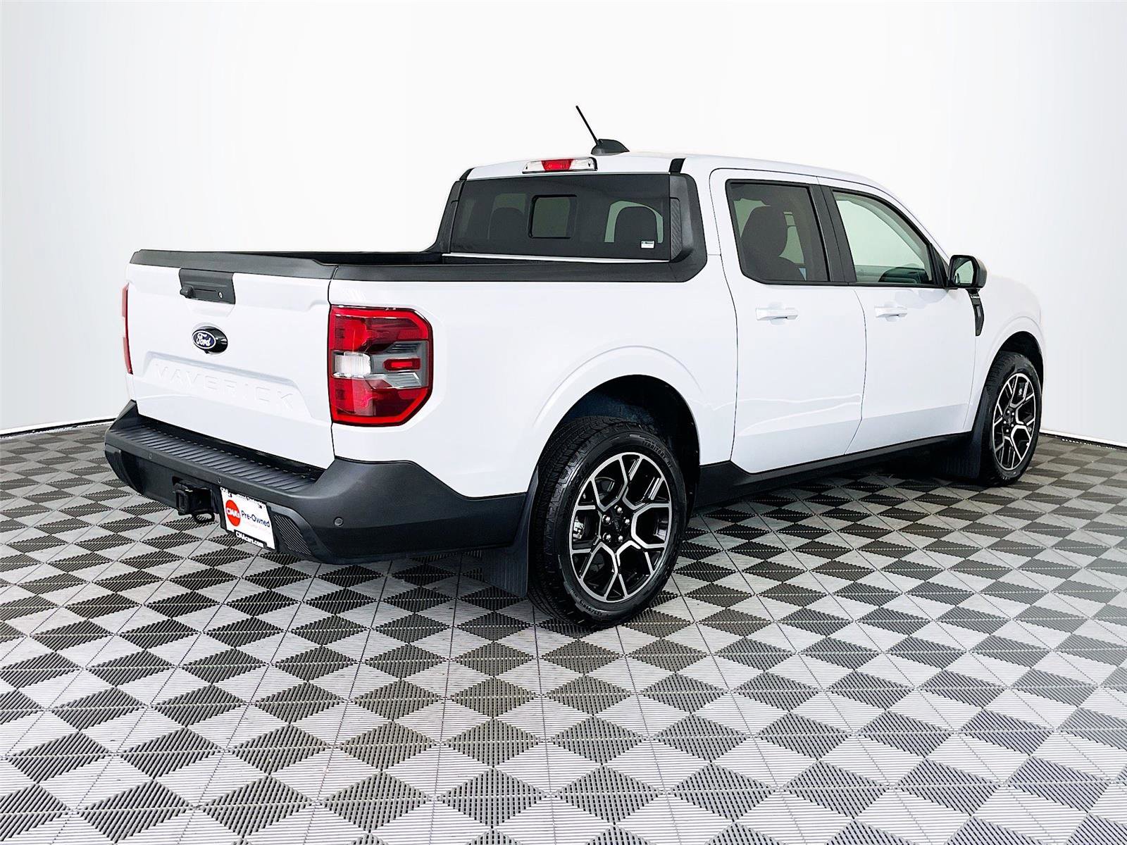 Used 2025 Ford Maverick Lariat w/ 4K Tow Package image 9