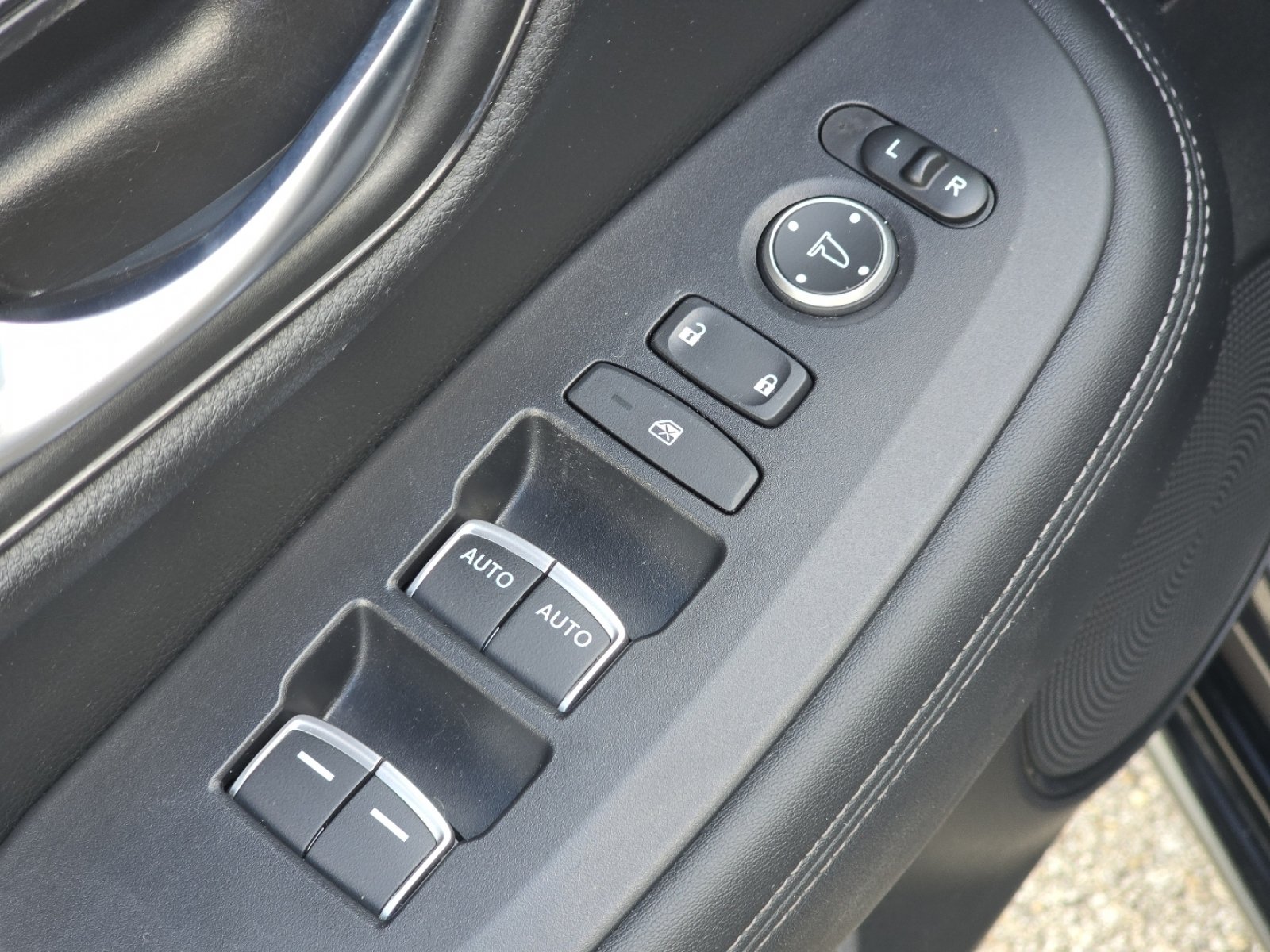 Used 2024 Honda HR-V EX-L image 24