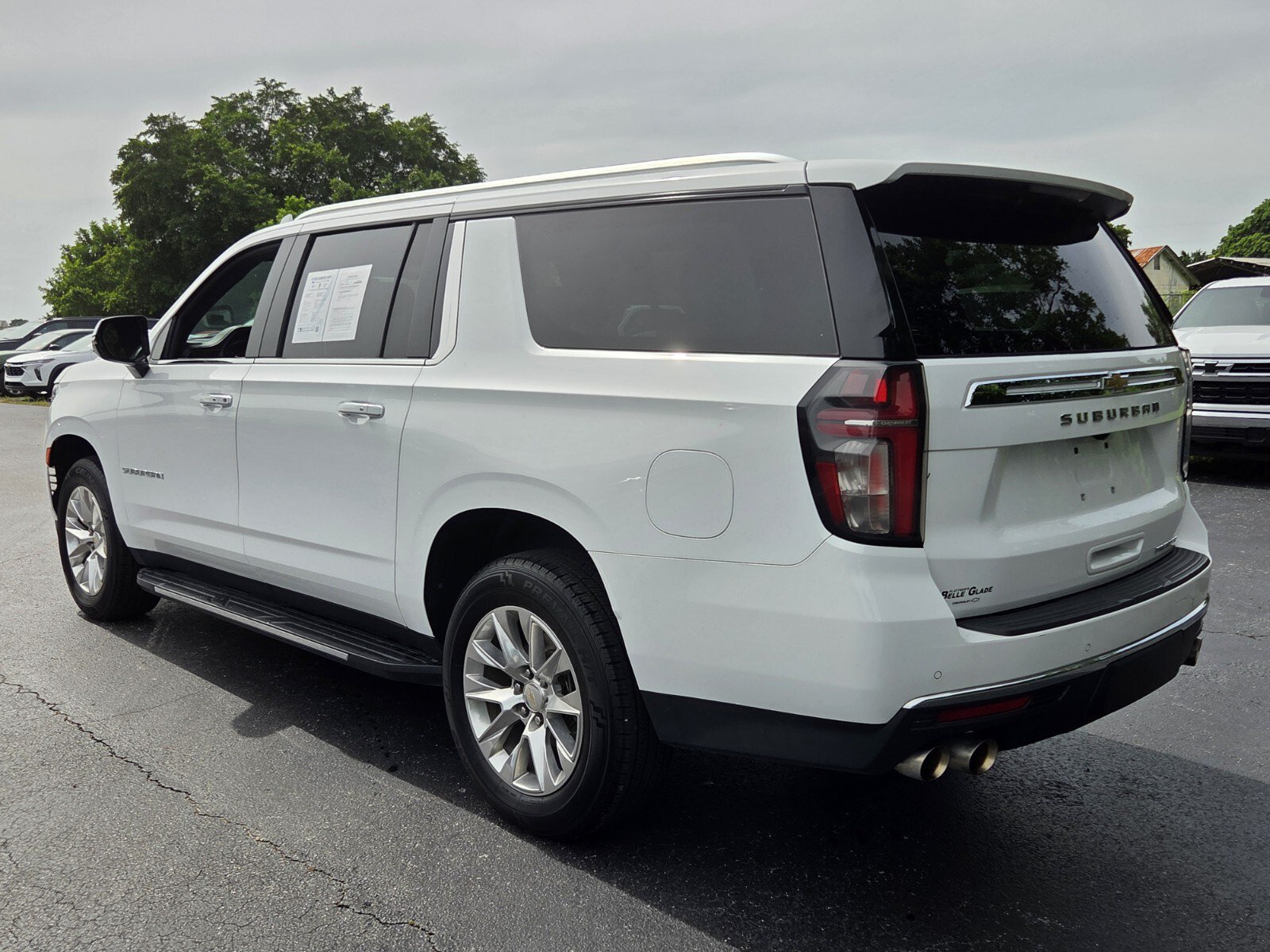 Certified 2023 Chevrolet Suburban Premier AWD/4WD image 3