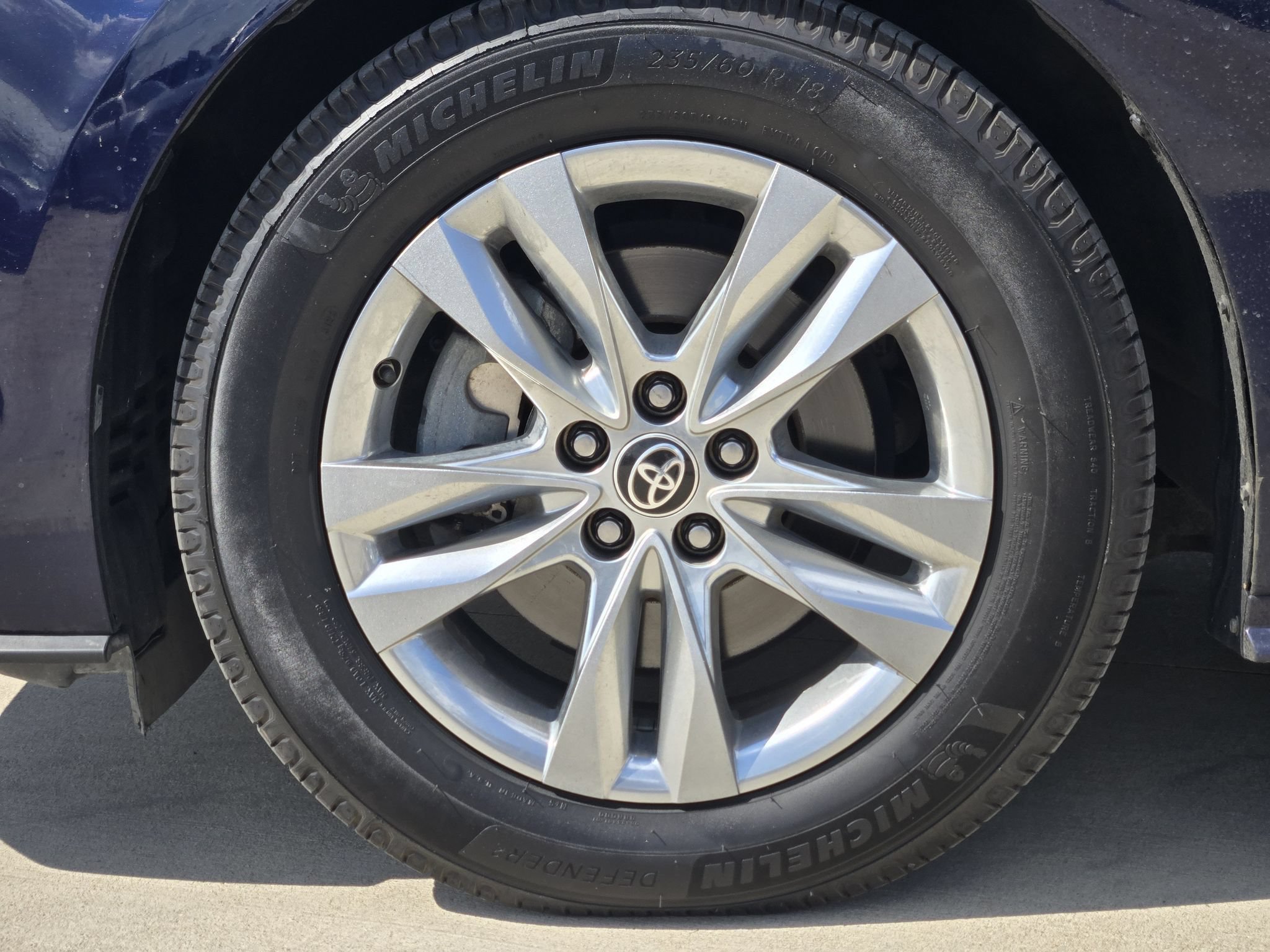 Used 2022 Toyota Sienna XLE w/ XLE Plus Package AWD/4WD image 11