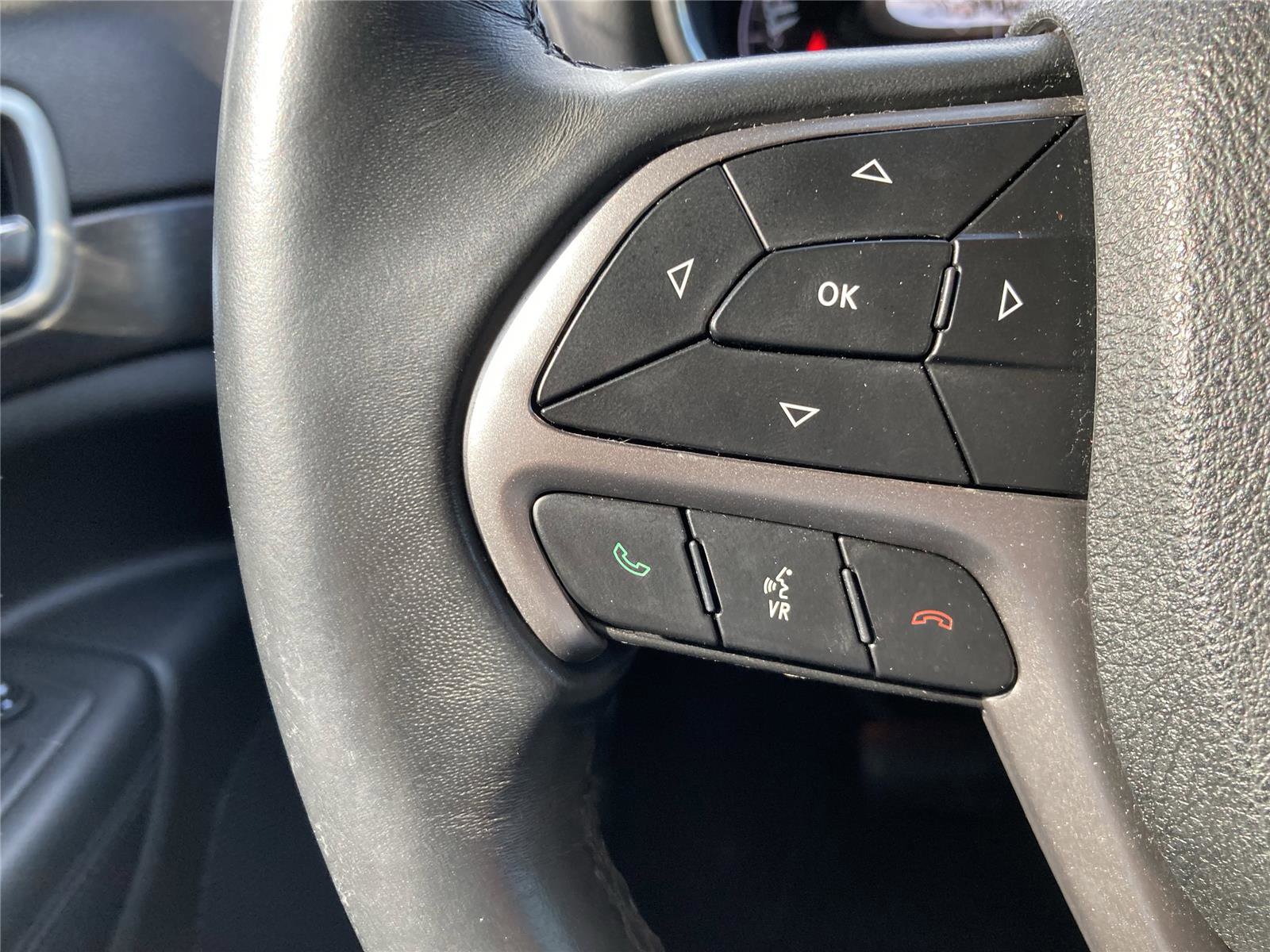 Used 2018 Jeep Grand Cherokee Laredo image 21