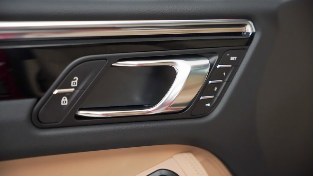 New 2026 Porsche Macan image 22