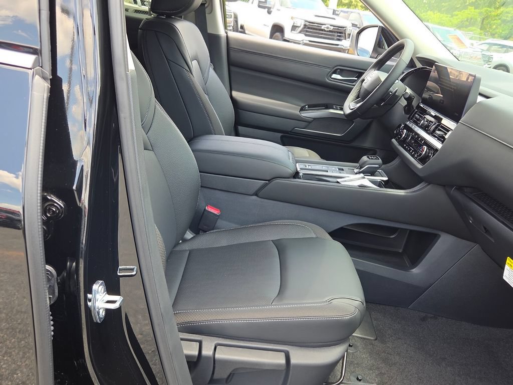 New 2026 Nissan Pathfinder SL FWD image 13