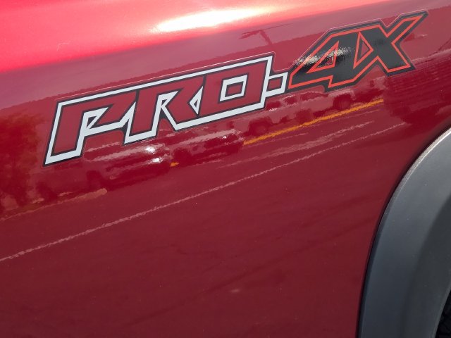 Used 2022 Nissan Frontier PRO-4X AWD/4WD image 5