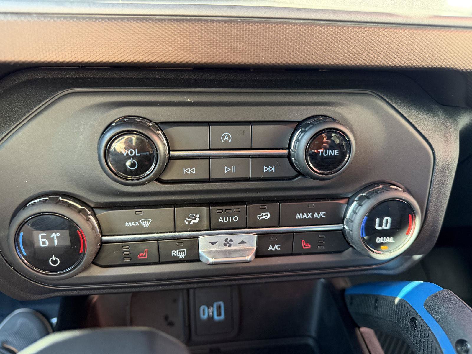 Used 2023 Ford Bronco Outer Banks AWD/4WD image 19