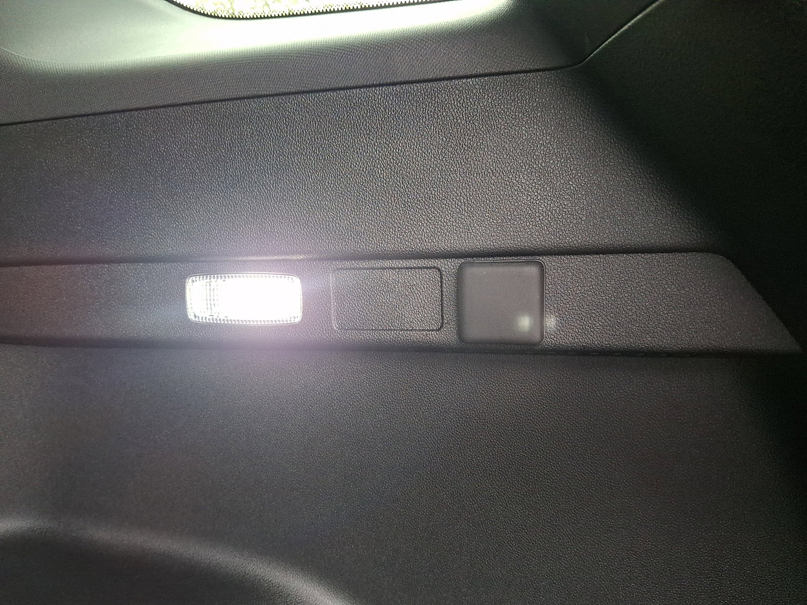 Used 2025 Chevrolet Equinox ACTIV w/ Safety and Technology Package FWD image 30