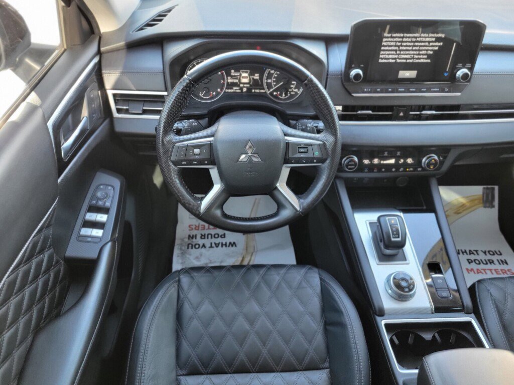 Used 2022 Mitsubishi Outlander SEL image 11