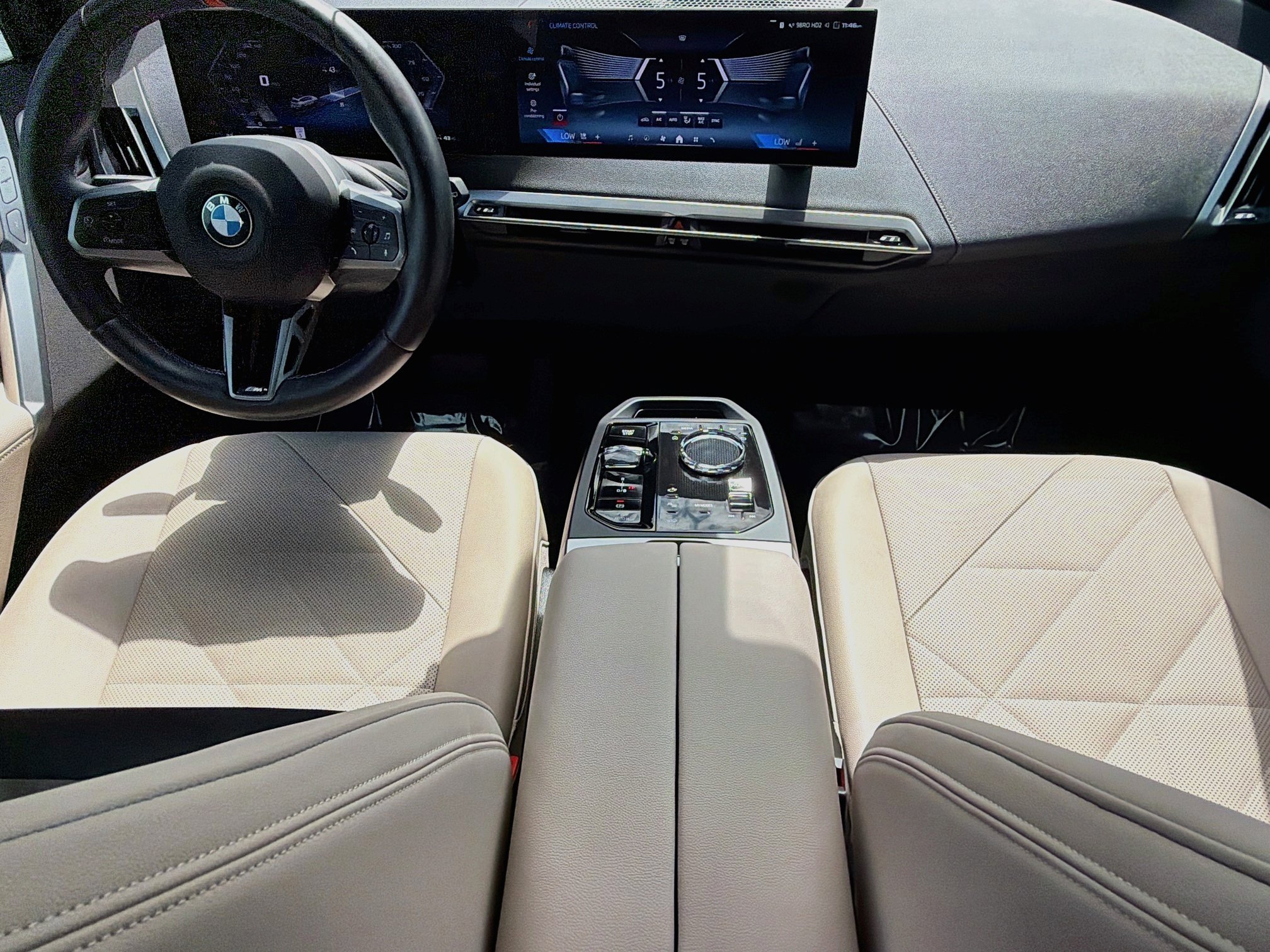 Used 2025 BMW iX M60 AWD/4WD image 17