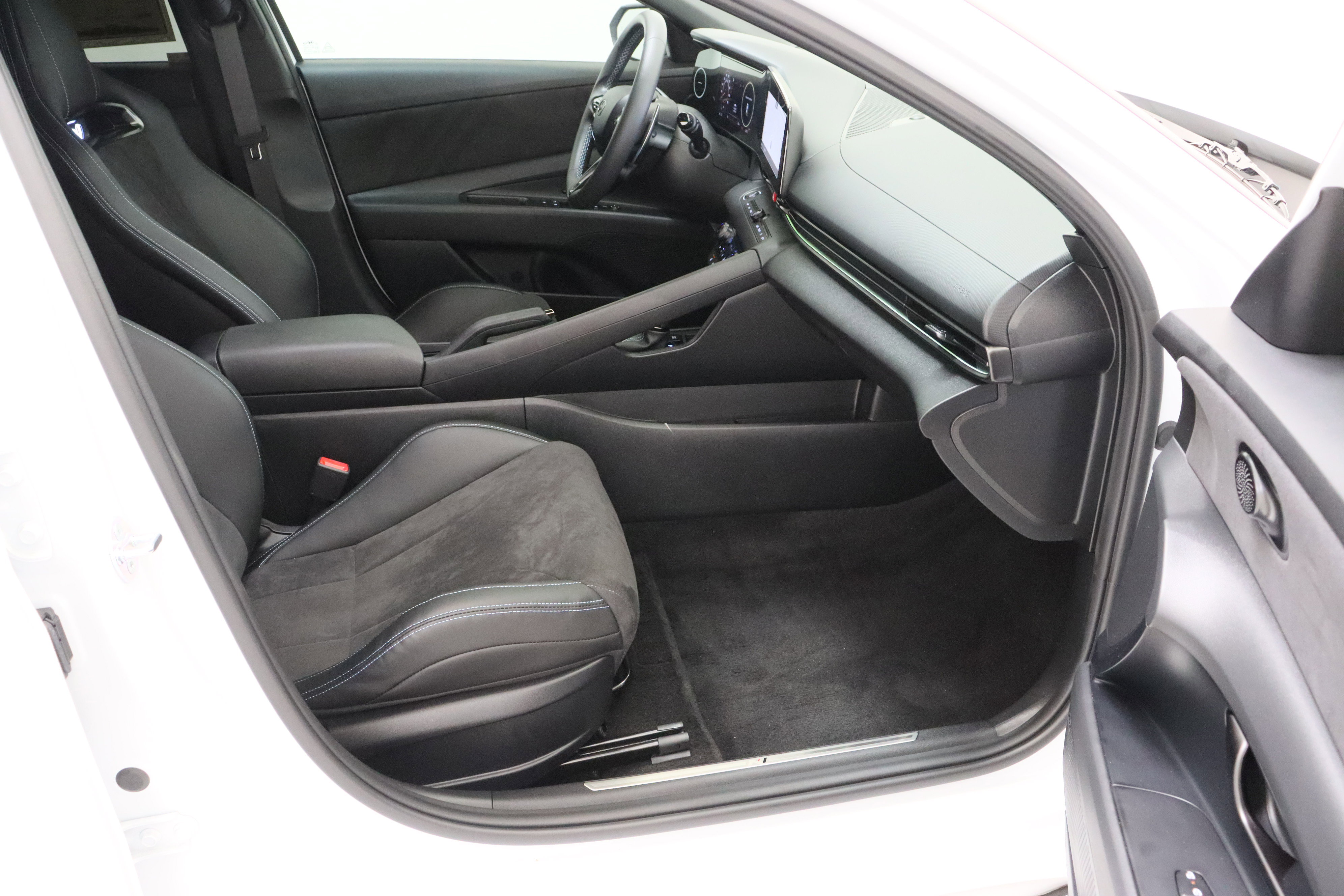 Used 2026 Hyundai Elantra N image 39