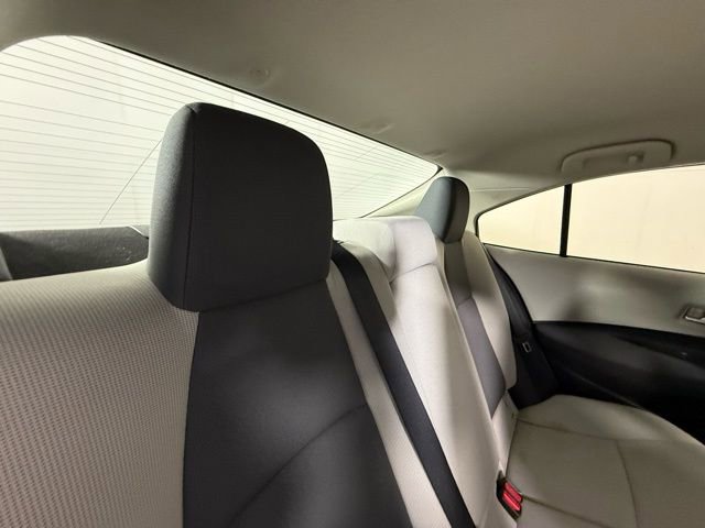 Used 2021 Toyota Corolla LE image 30