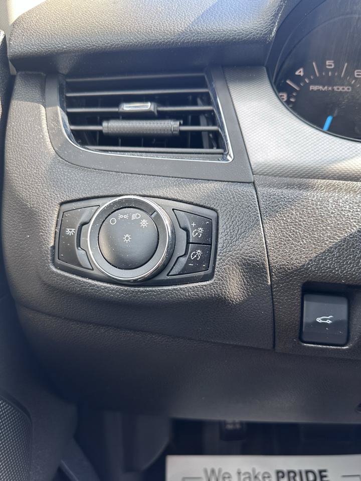 Used 2013 Ford Edge SEL FWD image 34