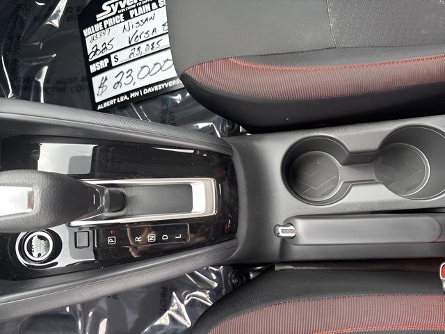 New 2025 Nissan Versa SR w/ Trunk Package image 15