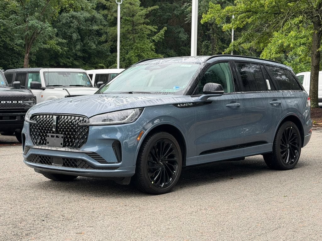 New 2026 Lincoln Aviator Reserve w/ Luxury Package AWD/4WD image 3