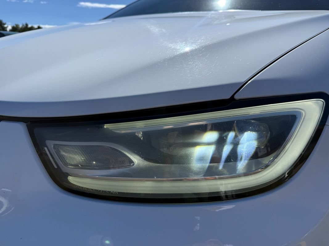 Used 2021 Chrysler Pacifica Limited AWD/4WD image 13