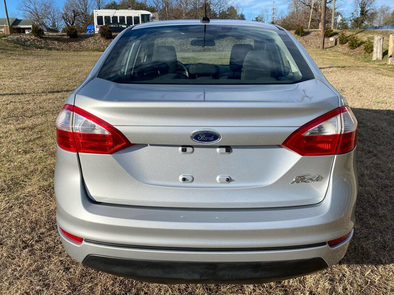 Used 2015 Ford Fiesta S image 3