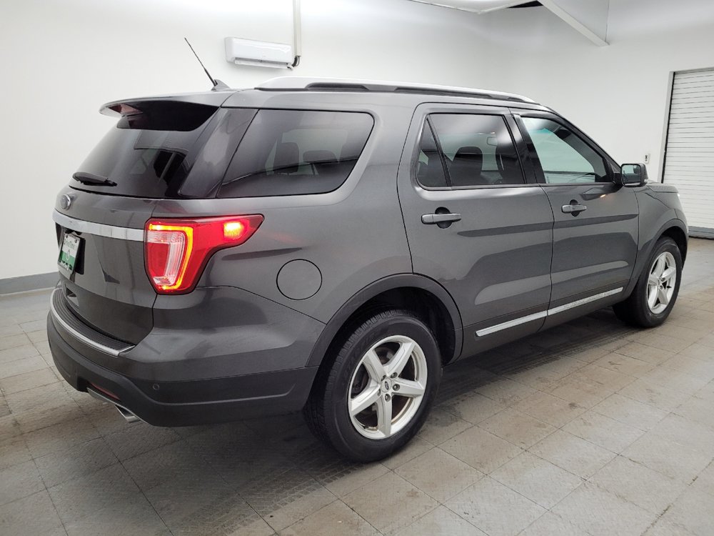 Used 2018 Ford Explorer XLT w/ Equipment Group 202A FWD image 10