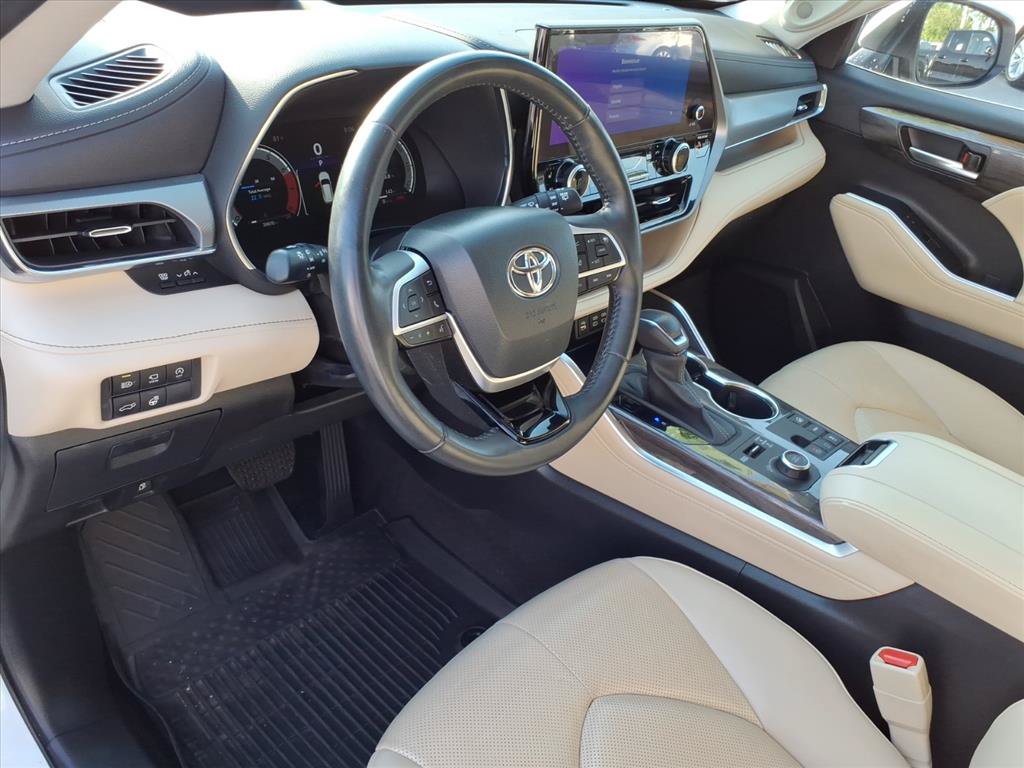 Used 2023 Toyota Highlander Platinum AWD/4WD image 6