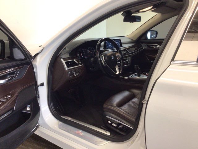 Used 2016 BMW 750i xDrive AWD/4WD image 9