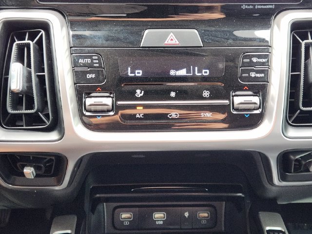 Used 2023 Kia Sorento S w/ Panoramic Sunroof Package AWD/4WD image 21