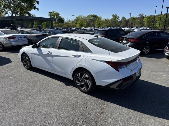 Used 2025 Hyundai Elantra SEL FWD image 5