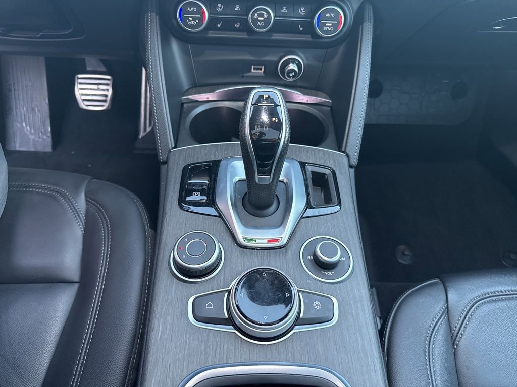 Used 2023 Alfa Romeo Stelvio Ti image 39