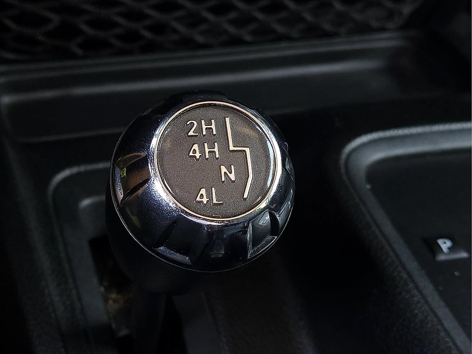 Used 2018 Jeep Wrangler Unlimited Sport w/ Connectivity Group AWD/4WD image 15