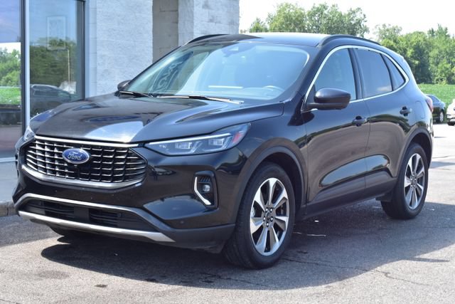 Used 2023 Ford Escape Platinum AWD/4WD image 16